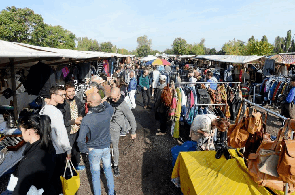 Flohmarkt-am-Wilhelmsruher-Damm-in-Reinickendorf Ausflugsziele in Reinickendorf
