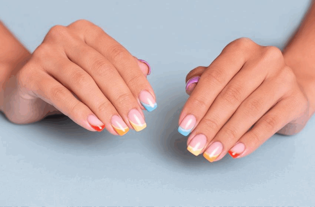 French-Tip-Nägel-in-vielen-verschiedenen-Farben französisches Nageldesign
